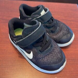 Used kids Nike size 7c